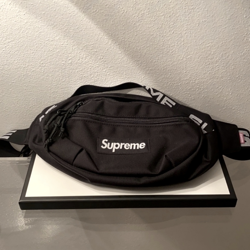SUPREME black belt bag